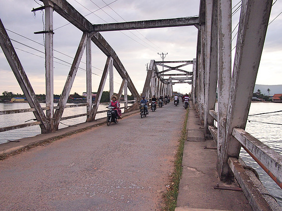 P1039696-old-bridge