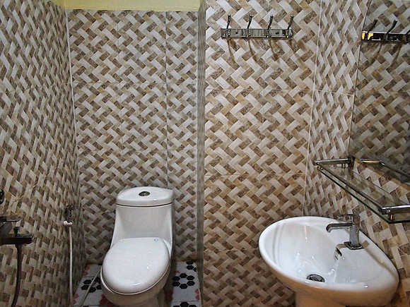 P1049724-borey-vatanac-guesthouse-bathroom