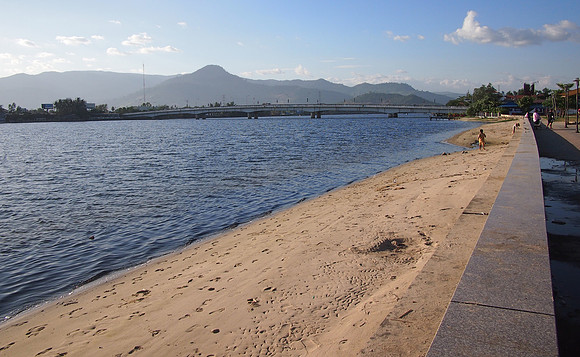 P1049733-river-beach