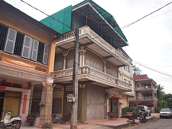 P1059764-birdnest-house