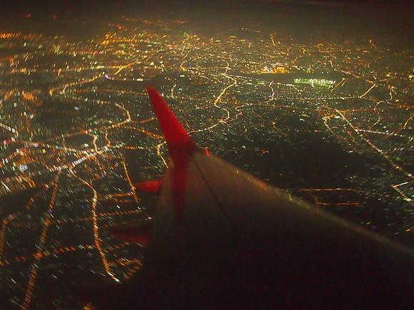 PC279143-saigon-at-night
