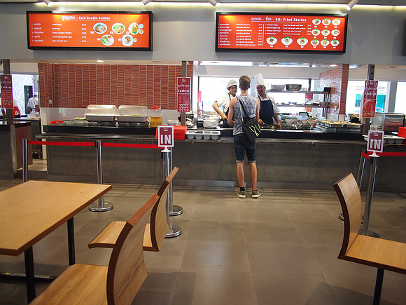 P1069788-food-court