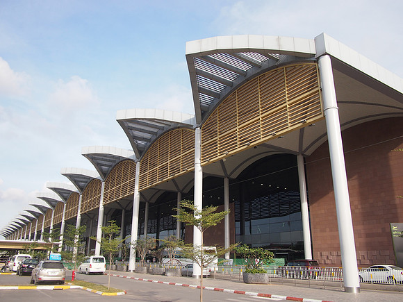 P1069792-terminal