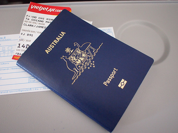 P2019862-arrival-card