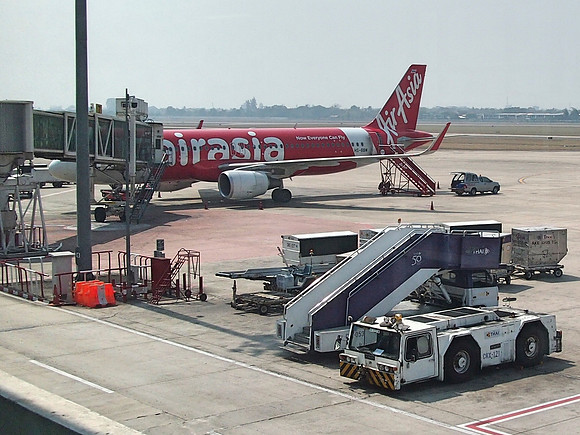 P2069948-airasia-at-cnx