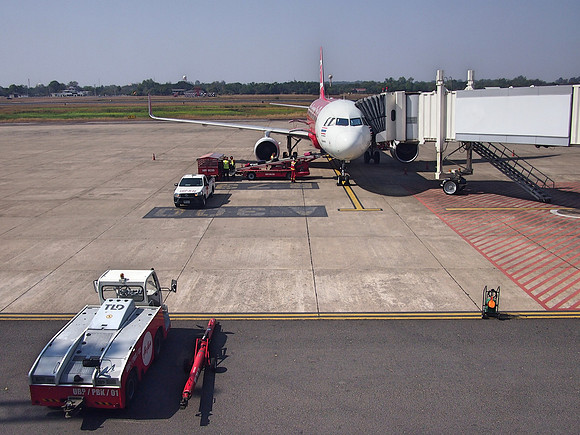 P2069956-airasia-at-ubp