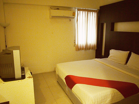 P2069964-ratchathani-room