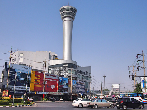 P2070066-terminal-21-tower