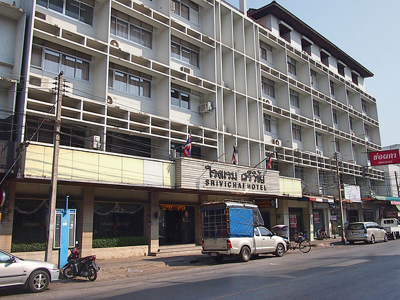 P2070082-srivichai-hotel