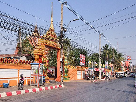 P2070090-wat-sakae