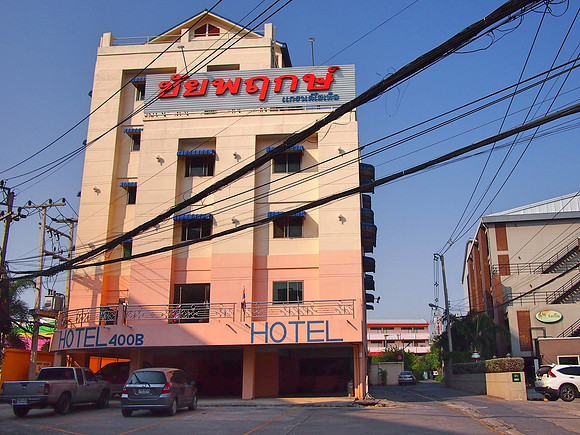P2070107-400-b-hotel