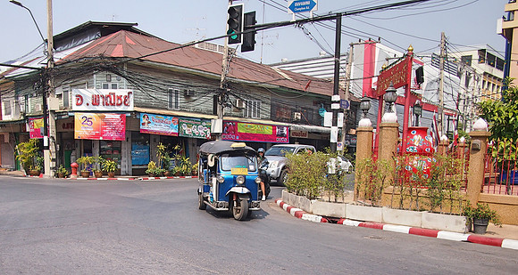 P2080130-old-town-tuk-tuk