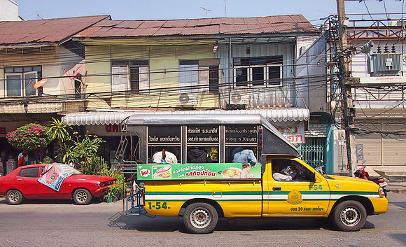 P2080139-yellow-songthaew