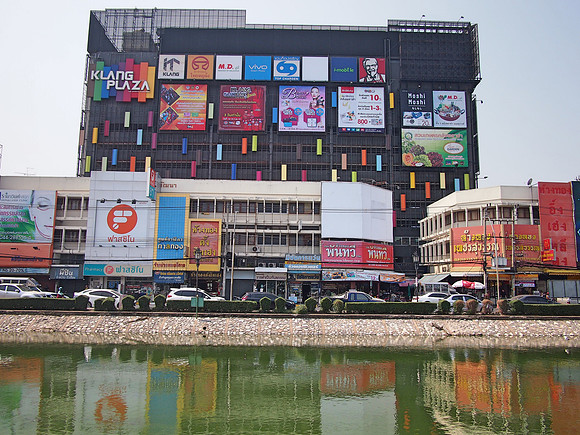 P2080167-klang-plaza