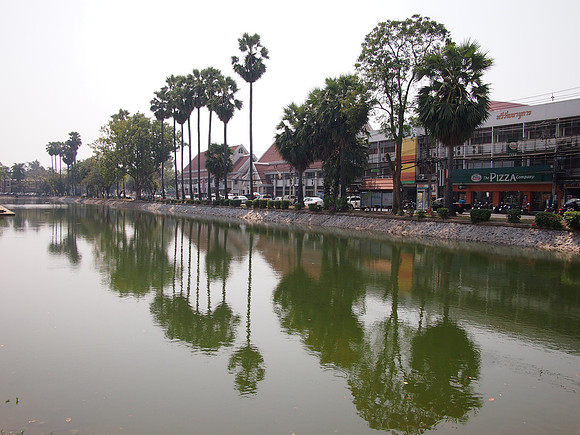 P2080173-west-moat