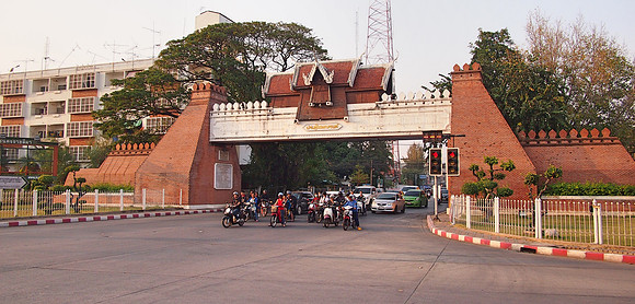 P2080204-chainarong-gate