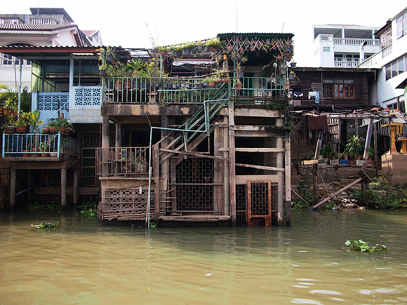 P2090321-riverhouse