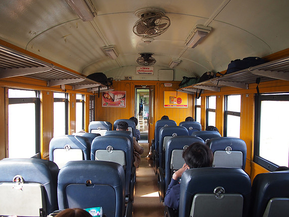 P2070037-2nd-class-seats