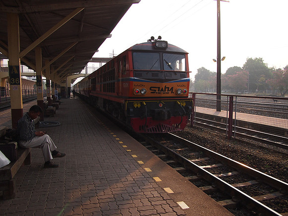 P2090245-train-arriving-korat
