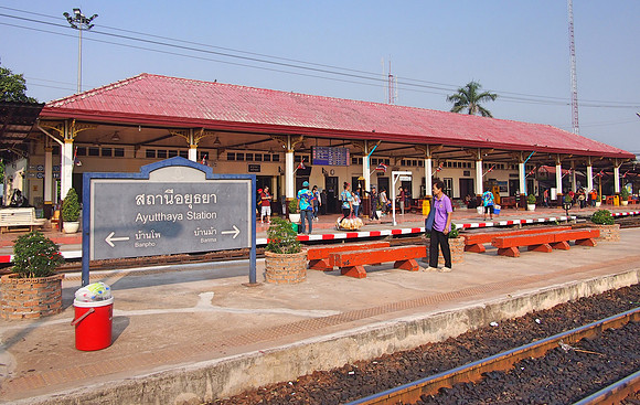 P2100379-ayutthaya-station