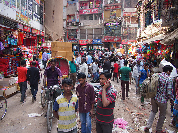 P2150683-crowded-old-city