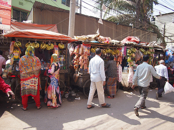 P2150698-banana-shops