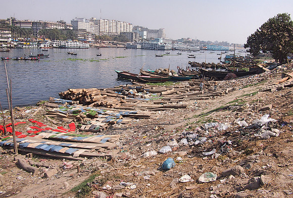 P2150721-riverbank