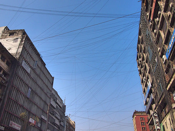 P2150764-cross-street-wiring