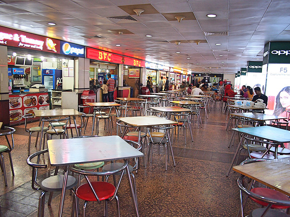 P2160823-mall-food-court