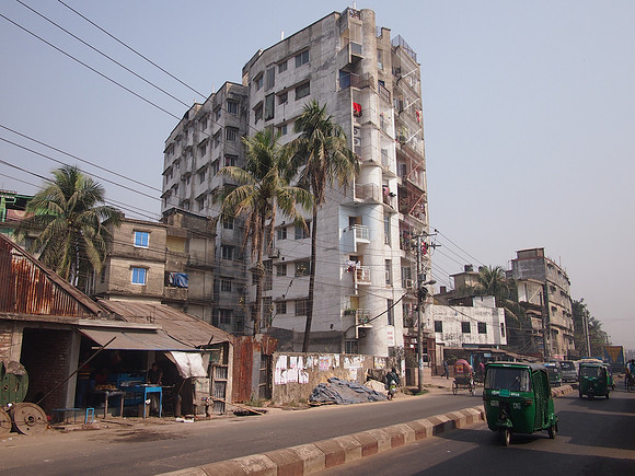 P2180960-dhaka-trunk-rd