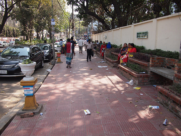 P2191119-rare-wide-footpath