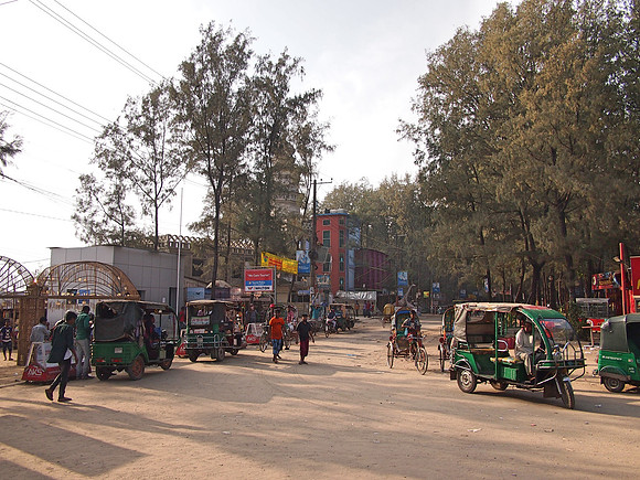 P2201171-electric-rickshaws