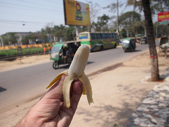 P2211218-free-banana