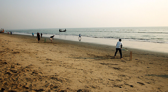 P2211235-beach-cricket