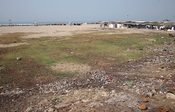 P2221258-back-beach-trash