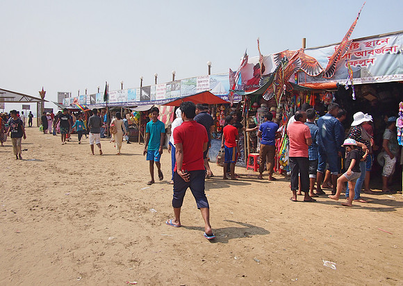 P2221298-beach-bazaar