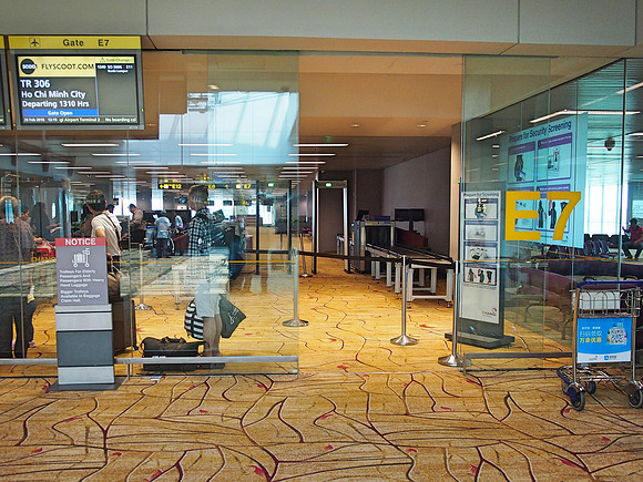 P2281592-gate-e7
