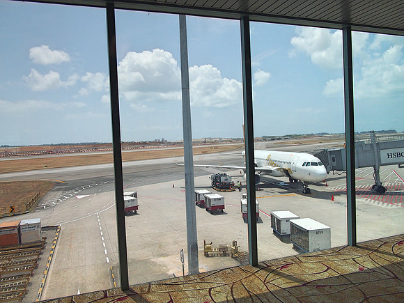 P2281593-scoot-to-sgn