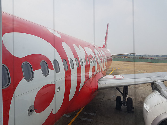 20180328_130740-airasia-at-sgn