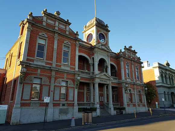 20180407_170512-town-hall