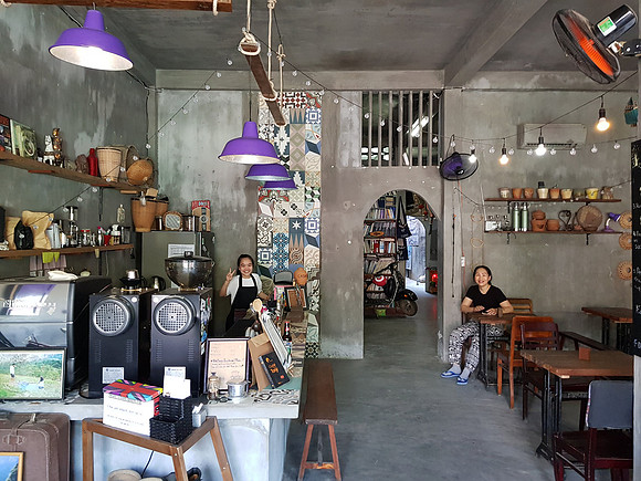 20180516_094047-den-coffee