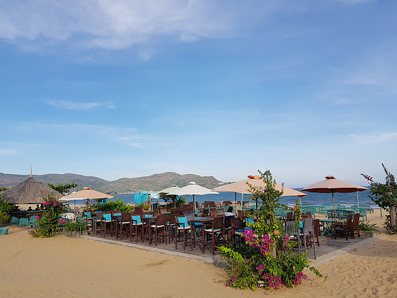 20180516_164349-beach-bar