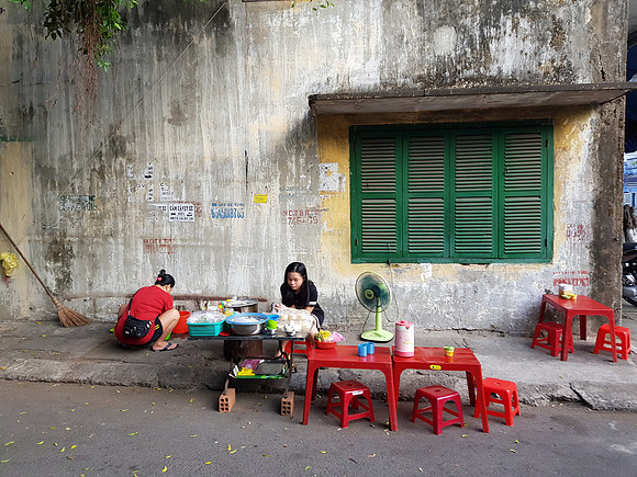 20180516_171741-street-vendors