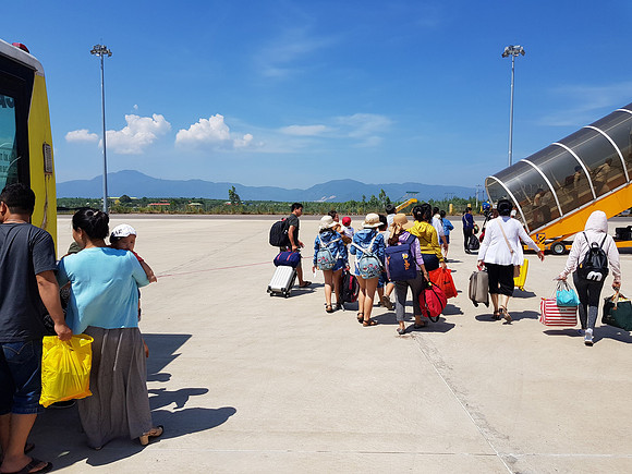 20180517_133224-tarmac-embarkation
