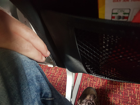 20180517_144351-leg-room