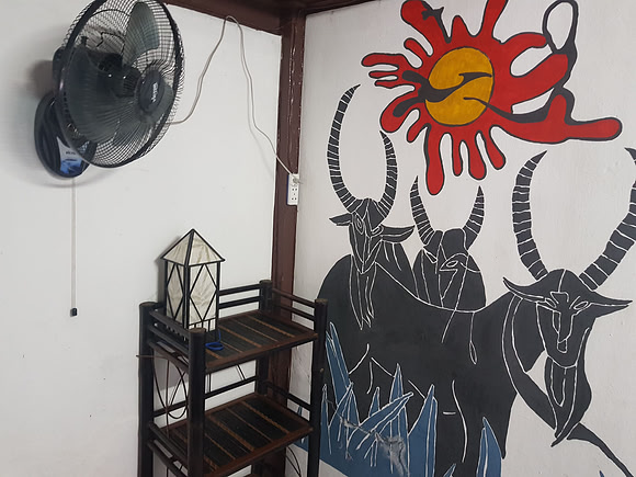 20180530_164913-khonesavanh-guesthouse-room-fan