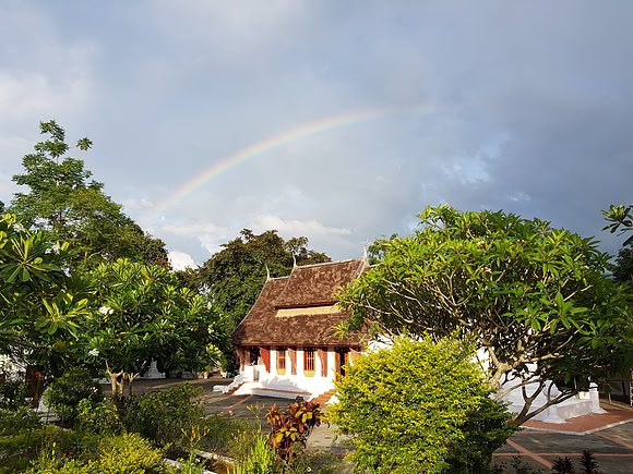 20180530_173323-rainbow-over-vat-souvannakhiri