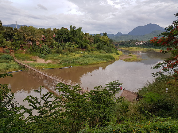 20180530_183849-river-footbridge