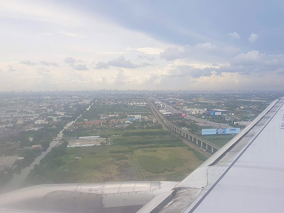 20180526_135002-bangkok-view-from-wing