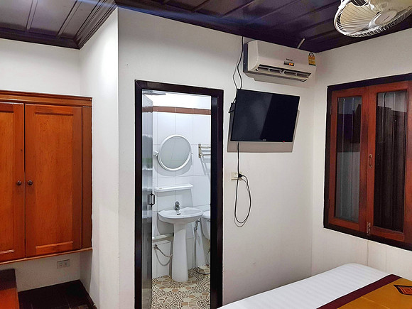 20180602_093834-lakangthong-2-friendly-house-bathroom